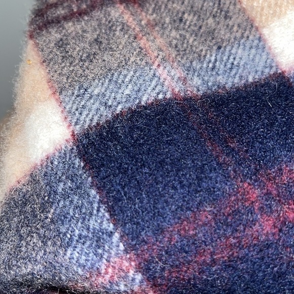 Edinburgh Vintage Check Wool Lambswool Fringed Scarf gray great condition - Picture 3 of 5